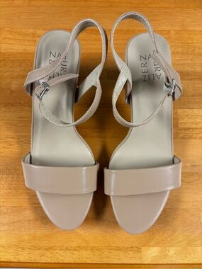Naturalizer Nude/Taupe Leather Strap Heels